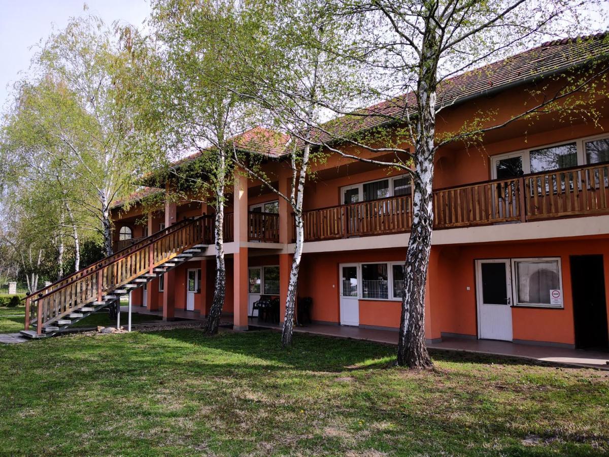 Laguna Panzio Gárdony Eksteriør bilde