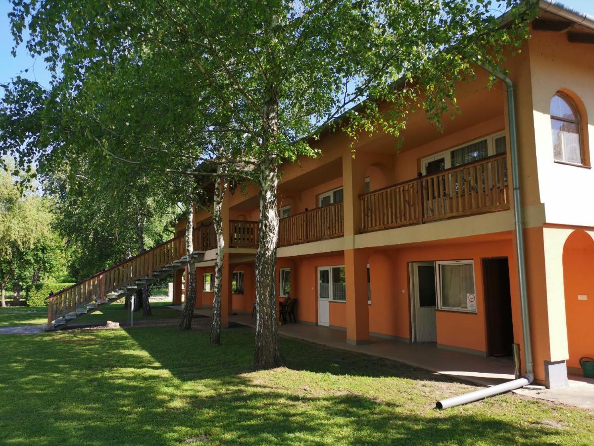 Laguna Panzio Gárdony Eksteriør bilde